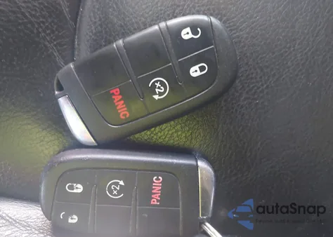 2017 Jeep Renegade Limited 4X4 из США, поврежденный, VIN ZACCJBDB0HPF09965